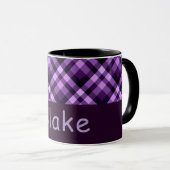 Moderne Lila Karierte Monogram 11 oz Tasse (VorderseiteRechts)