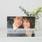 Moderne Lila Monogramm Foto Hochzeitseinladungen Einladung (Stehend Vorderseite)