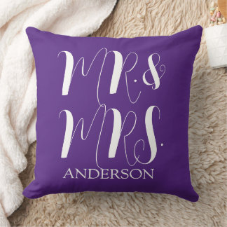 Moderne lila Mr-und-Mrs-Script-Hochzeit Kissen