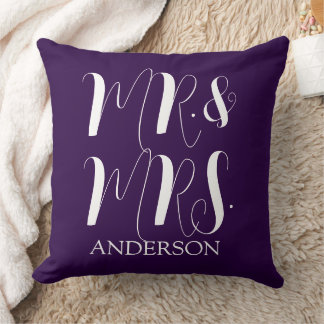 Moderne lila Mr-und-Mrs-Script-Hochzeit Kissen