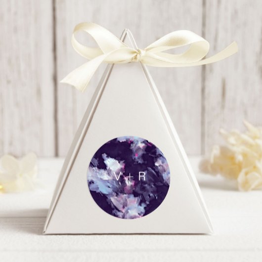 Moderne Lila Pinselstriche Monogram Wedding Runder Aufkleber