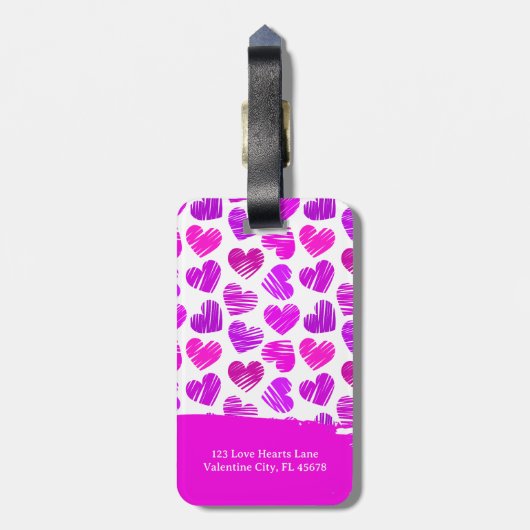 Moderne Lila rosa Doodled Hearts Valentine Name Gepäckanhänger (Rückseite vertikal)