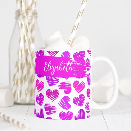 Moderne Lila rosa Doodled Hearts Valentine Name Kaffeetasse