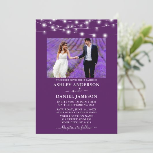 Moderne Lila String Lights Foto Wedding Einladung (Stehend Vorderseite)
