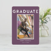 Moderne Lila Typografie Foto 2022 Abschluss Einladung (Stehend Vorderseite)