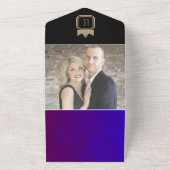 Moderne Lila und Gold Monogram Hochzeit All In One Einladung (Außenbereich)