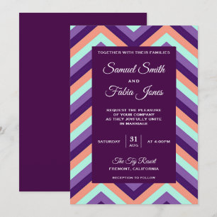 Moderne lila und korallenrote Chevron-Hochzeitsein Einladung
