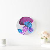 Moderne lila und zyklische Formen Runde Wanduhr (Zuhause)