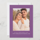 Moderne Lila Wavy Frame Foto Hochzeit Save The Date (Rückseite)