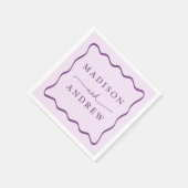 Moderne Lila Wavy Frame Wedding Serviette (Ecke)