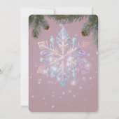 Moderne Lila Winterschneeflocken Niedliche Babydus Einladung (Rückseite)