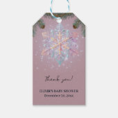 Moderne Lila Winterschneeflocken Niedliche Babydus Geschenkanhänger (Vorderseite)