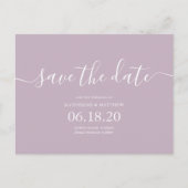 Moderne Lilac-Skriptereihen speichern das Datum Ankündigungspostkarte (Vorderseite)
