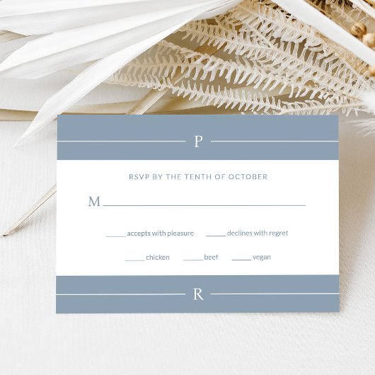 Moderne Linien und Monogramme | Dusty Blue Wedding RSVP Karte