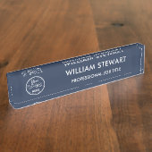 Moderne Logos Navy Blue Mitarbeiter Minimalistisch Namensplakette (Seite)