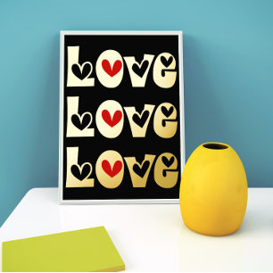 Moderne LOVE-Typografie mit roten Herzen in schwar Foliendrucke