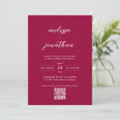 Moderne Magenta Red Foto Script QR Code Hochzeit Einladung (Stehend Vorderseite)