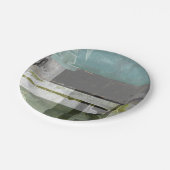 Moderne Malerei mit versammelten Buchstaben Pappteller (Schrägansicht)