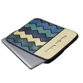 Moderne Manly Blue Chevrons mit Namen Laptopschutzhülle (Vorne Knopf)