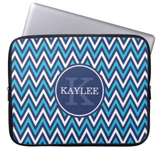 Moderne Marine Aqua Blue Zickzack & Monogram Laptopschutzhülle (Vorderseite)