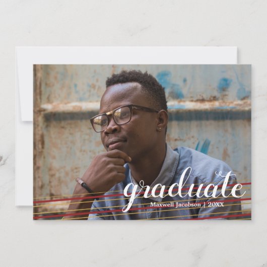 Moderne Maroon- und Goldstreifen-Abschluss-Karten Einladung (Vorderseite)