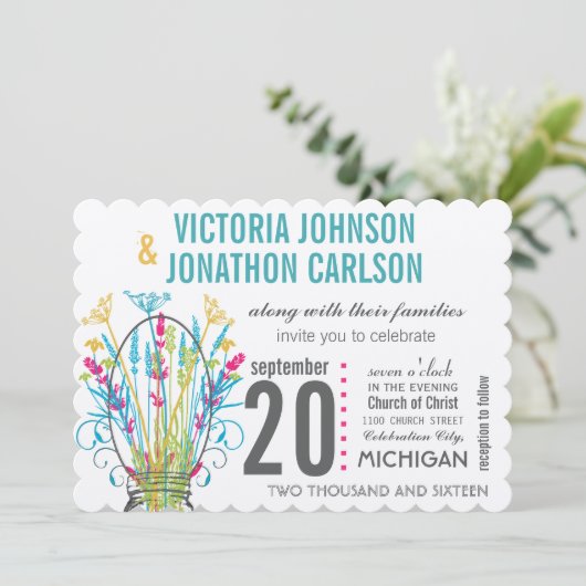 Moderne Mason Jar Coral Gelbe Limone Blumenhochzei Einladung (Stehend Vorderseite)