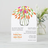 Moderne Mason Jar Pink und orange Blumenhochzeit Einladung (Stehend Vorderseite)