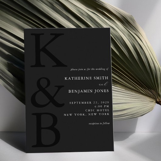 Moderne Matte Black Monogram Minimalistisch Weddin Einladung