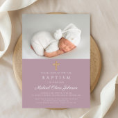 Moderne mauve Religious Cross Foto Taufe Einladung