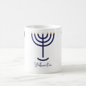 Moderne Menorah Navy Gold Custom genannt Kaffeetasse (Mittel)