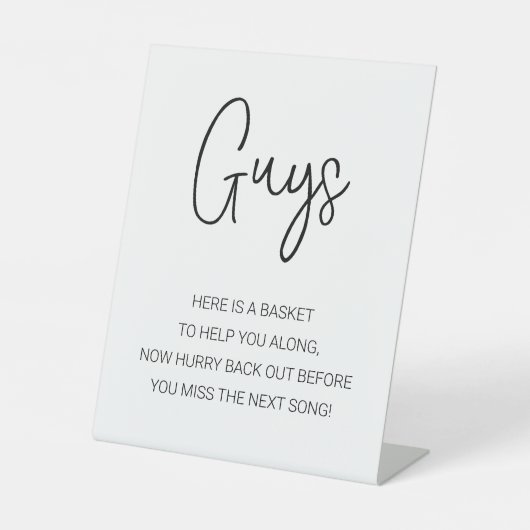 Moderne Mens Bathroom Basket Wedding Sockelschild (Vorderseite)