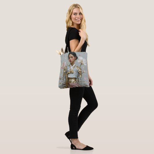 Moderne Metal Hanbok Kunst Tasche (Am Model)