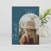 Moderne Minimal 2 Foto Navy Blue Graduation Party Einladung (Stehend Vorderseite)