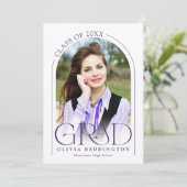 Moderne Minimal Arch Foto Lila Graduation Party Einladung (Stehend Vorderseite)