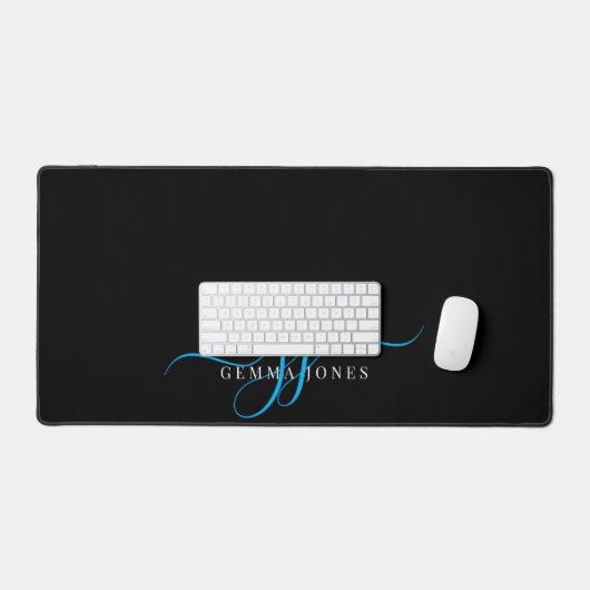 Moderne Minimal Blue Script Monogram Black Desk Ma Schreibtischunterlage (Tastatur & Maus)