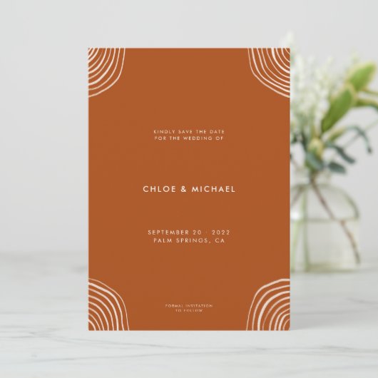 Moderne Minimal Boho Burnt Orange Bohemisch Weddin Save The Date (Stehend Vorderseite)