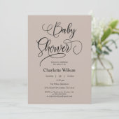 Moderne Minimal Calligraphy Baby Girl Dusche Einladung (Stehend Vorderseite)