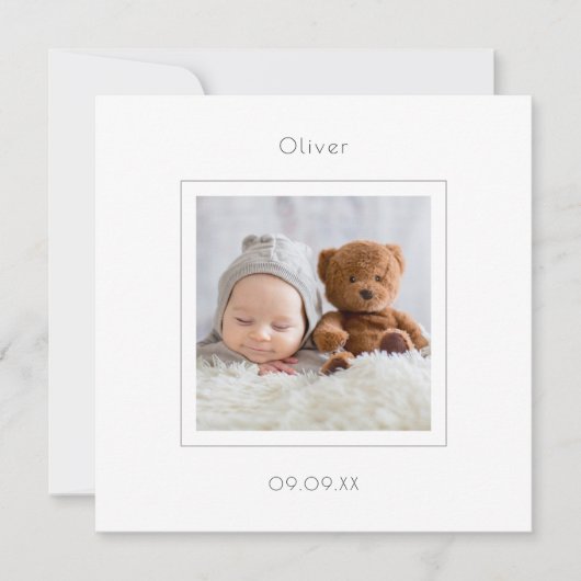 Moderne Minimal Foto Baby Boy Geburtsankündigung (Vorderseite)