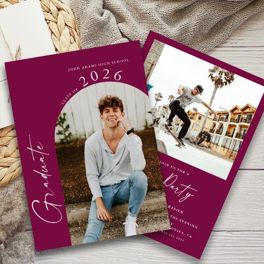 Moderne Minimal Foto Maroon Graduation Party Einladung