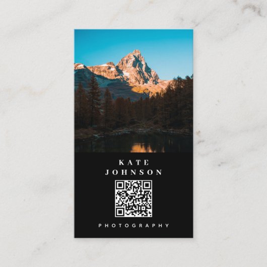 Moderne Minimal Fotograf QR Code Social Media Visitenkarte (Vorderseite)