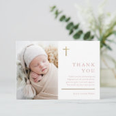 Moderne Minimal Gold Cross Foto Taufe Dankeskarte (Stehend Vorderseite)