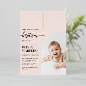 Moderne Minimal Gold Cross Foto Taufe Folieneinladung (Stehend vorne)