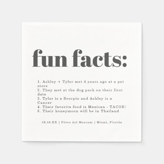 Moderne Minimal-Kohle | Fun Facts Wedding Serviette (Vorderseite)