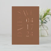 Moderne Minimal kühne Save the Date Typografie Folieneinladung (Stehend vorne)
