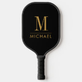 Moderne Minimal Monogram Gold Name Custom Black Pickleball Schläger (Vorderseite)