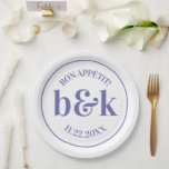 Moderne Minimal Monogram Initials Lila Wedding Pappteller<br><div class="desc">Modernes,  minimalistisches Hochzeitsdesign mit großen,  fetten Buchstaben in orangefarbenem Farbton: SEHR PERI,  lila Lila (Farbe,  Schriftart,  Text,  Größe kann geändert werden). Vielen Dank mit Datum und Braut und Bräutigam Monogramm (Initialen). Personalisierte Einwegservietten für Empfang. Perfekt für das junge Paar; Herbst/Herbst Hochzeit.</div>