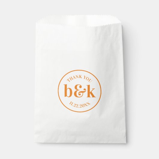 Moderne Minimal Monogram Initials Orange Wedding F Geschenktütchen (Vorderseite)