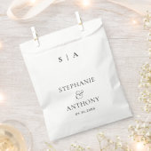 Moderne Minimal-Monogramm-Schwarz-Weiß-Hochzeit Geschenktütchen (Ausgeschnitten)