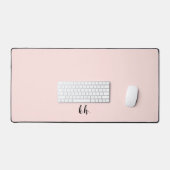 Moderne Minimal Pastel Pink Mit Monogramm Initiale Schreibtischunterlage (Tastatur & Maus)