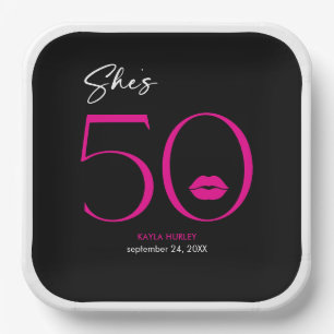 Moderne Minimal Pink Lips Sie ist fünfzig Geburtst Pappteller